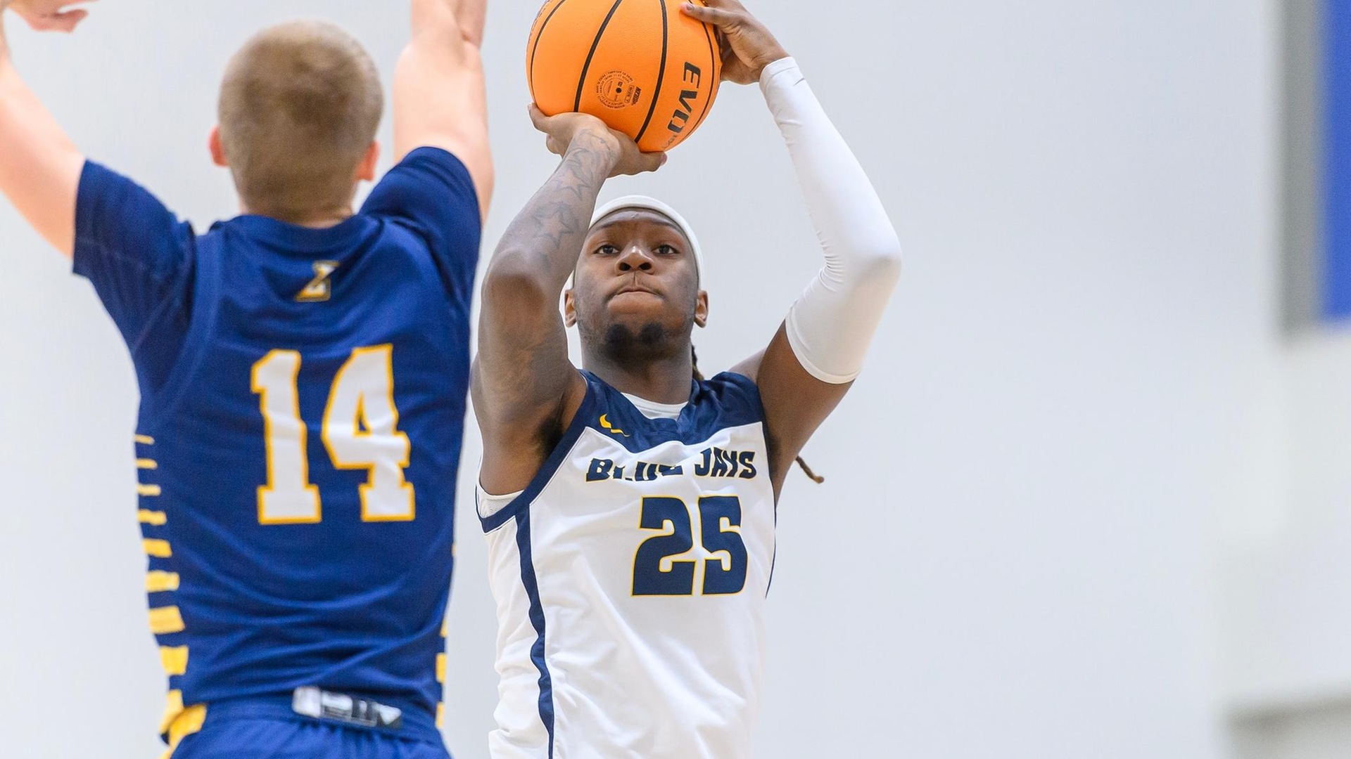 Mitchell Nets 1,000th Career Point, Powers Men's Hoops Past Dean Tuesday Night