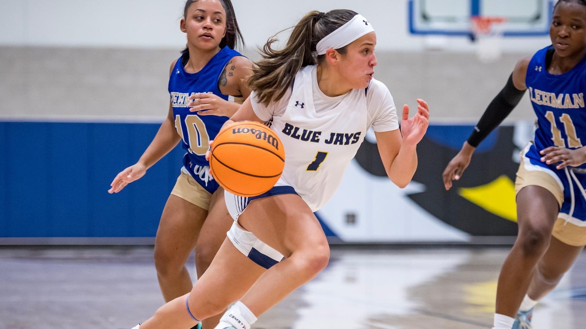 Women's Hoops Wins Fourth Straight, Defeats MCLA on the Road, 71-39