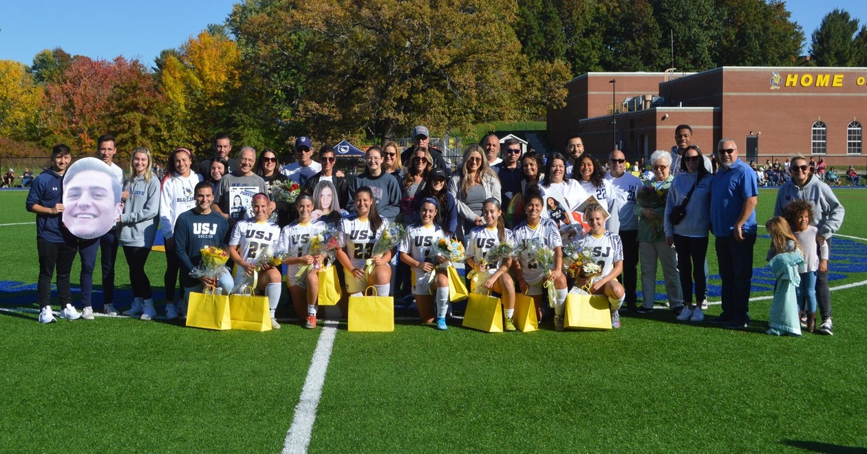 Big First Half Lifts Women's Soccer to Senior Day Win, 5-1