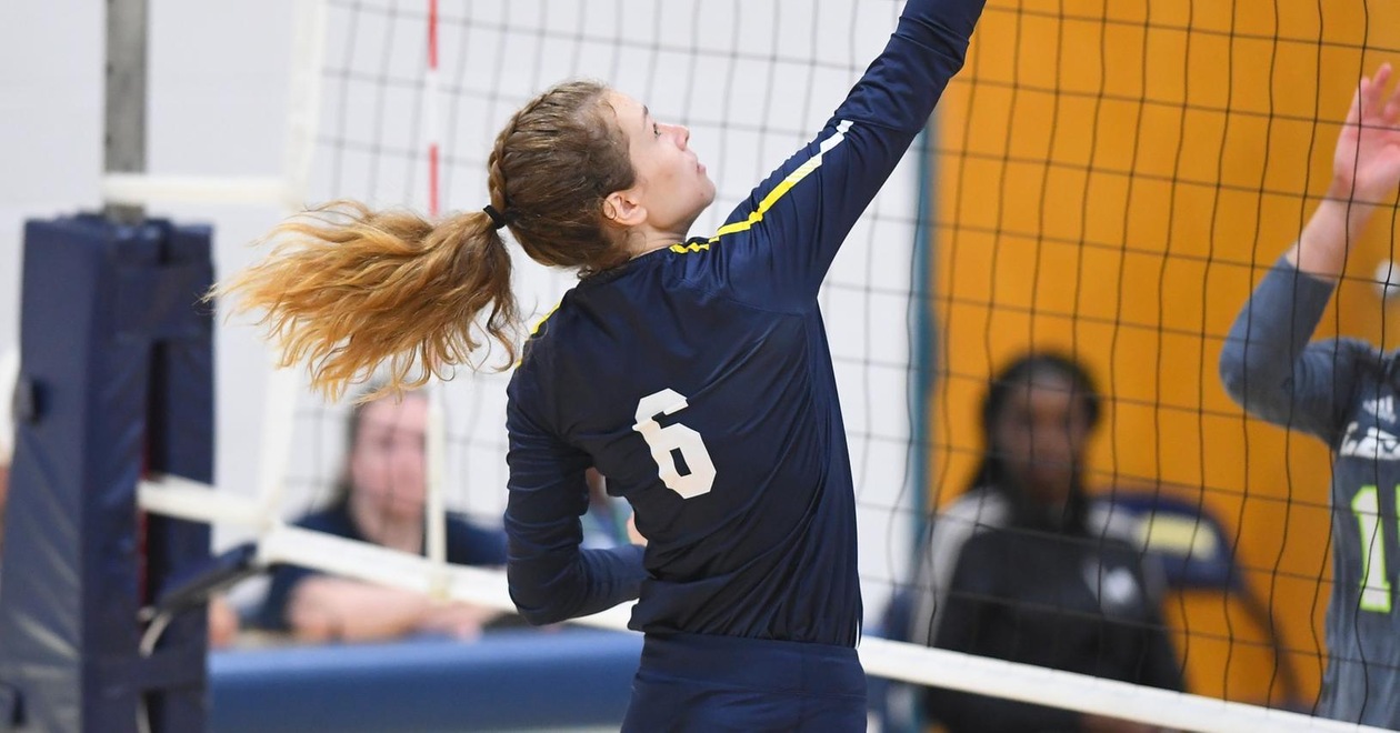 Volleyball Splits Tri-Match with Salem State and MCLA