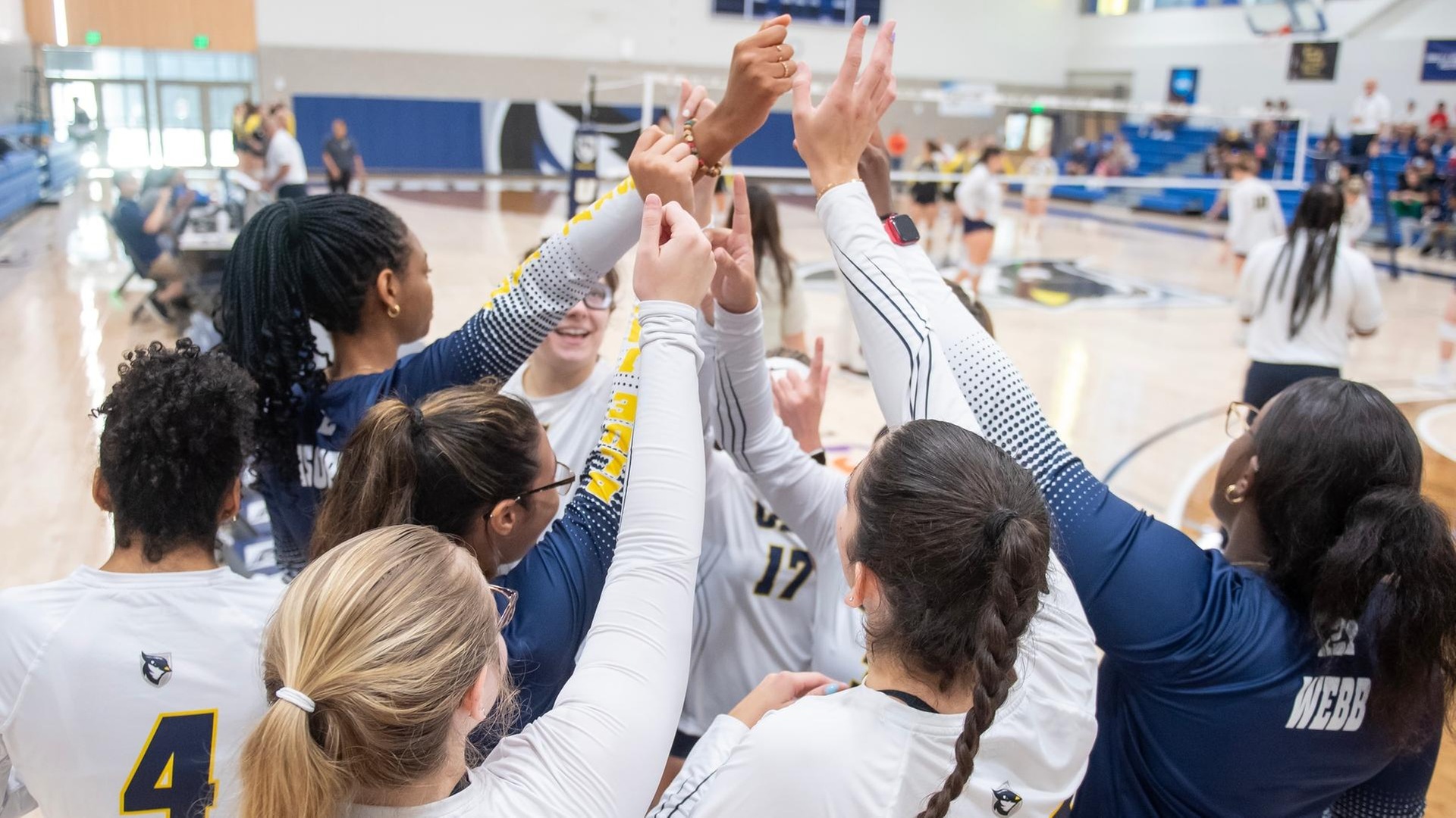 Volleyball Drops Road Tri-Match Against JWU and Simmons to Conclude Regular Season